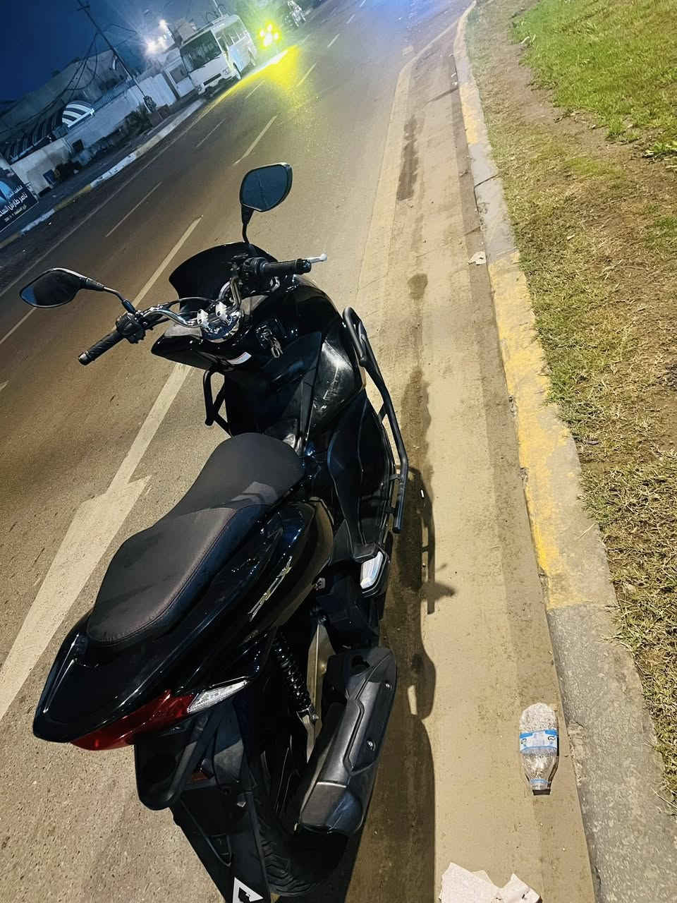 سلام عليكم هوندا pxc ياباني جيل ثاني للبيع مكفولة كفاله عامه مكفولة من زلخ وكلها شغالة حساس ازدحام استناد كهربائي ودرع اصلي sss زوج تايرات اصلي عنوان بغداد جميلة شارع الطحين سعر 17 ورقة وبيها مجال شي بسيط رقم الهاتف ***********
