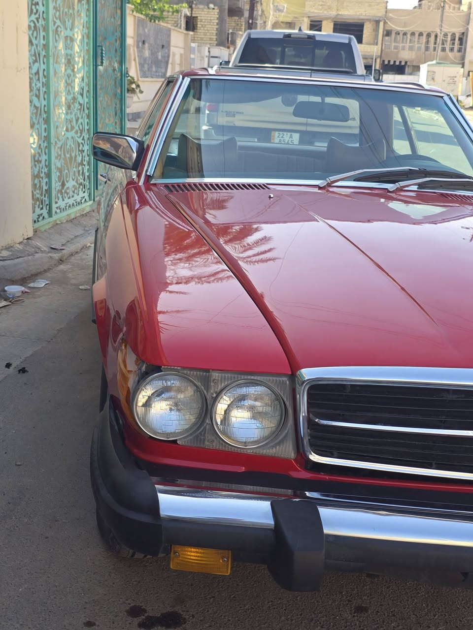 مارسدس كلاسك 
450SL 1978
محرك قبق اسود 
ماشية ١٠٢ الف
داخلة كلاسك ب اسمي صارلها سنتين
مصبوغة عام 
بيها ضربة بالجاملغ الامامي موجودة بالصور 
مكفولة من الضربة والخياس والعيب الشرعي والكص والموديل

بيها كشف جلد جديد بعده بالطريق و لايت يمين بدال هذا الي بي كسر
السيارة حلوة وما يحتاجلها شي 
ميكانيك وكهربائيات وتبريد كلة شغال
مستعجل على البيعة 
السعر 125 
***********
