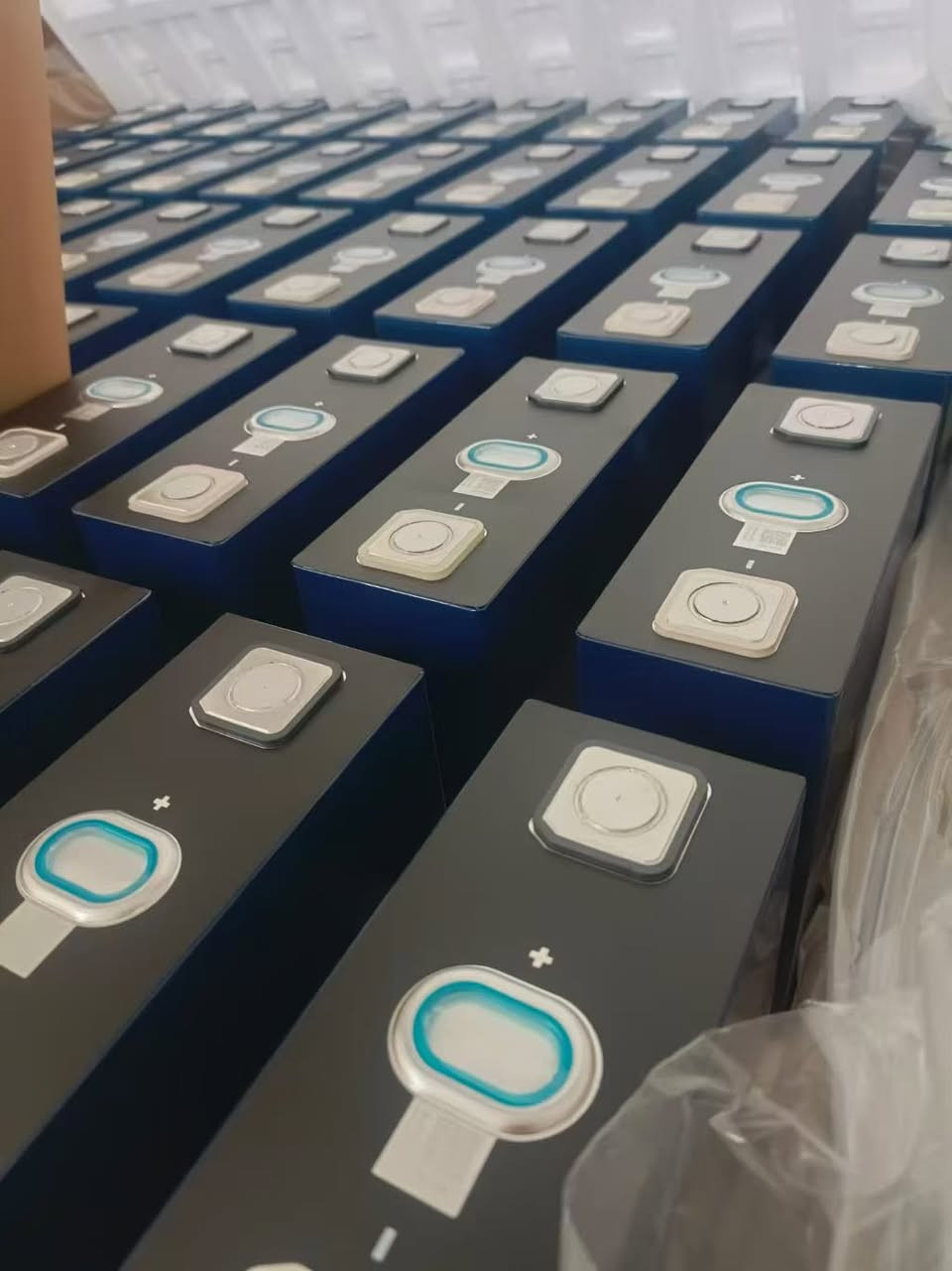 Wholesale export brand-new A~REPT 314Ah ~latest date in April;8000 cycles.
 #EVE #battery #cell
＃LiFePO4 #Batterycell #EnergyStorage #SolarEnergy #EVbattery #RenewableEn #B2B #SourceFactory #OEMCustom #HomeEnergyStorage #SolarInverter  #factorywholesale #battery #wholesale #inverter #lfp #lifepo4battery #lfpbattery #Wholesale #exit #Powersupply 
#Factory #Pouchcell


**إذا كنت صاحب هذا الإعلان وتريد حذفه لأي سبب، رجاءا أرسل رسالة إلى الدعم الفني**