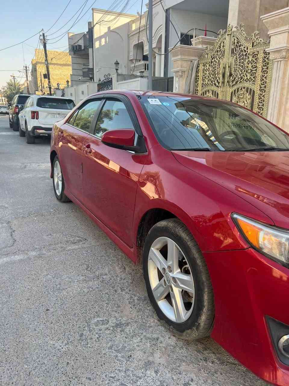 السلام عليكم
كامري 2014 وارد امريكي SE 2500
حادثهة من امريكا خلفي سيارة عليهة ادامة كاملة من صدر امامي خلفي وتايرات واذاين مابيهة نقص
ورقم وسنوية جدد السيارة بسمي شرط التحويل 
بيهة قليل جراد وهذا سونار الهة جديد بلمنشور حتى مادوخك  بيهة قطع صبغ 
السعر125 وبيهة مجال
اليدور مكفولة يلكة وكلشي بسعرة
بغداد البلديات 
للاتصال  
***********
