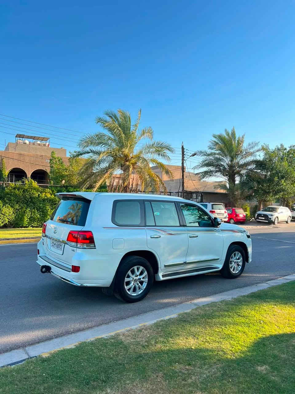 لاندكروز 2017 ساز
فول الفول
ماشيه 159 الف.  
6V سلندر 4000
كفاله عامه من الصبغ 
بارد جدا بسيط بل صندوق 
فتحه 
بصمه 
دبل موس 
كشنات جلد 
كشنات كهرباء 
٣ دكم 
صندوق كهرباء 
حساسات
داخل بيجي 
تحكمات فول 
طفايه 
٨ ايرباك
السعر 430$ وبيه مجال 
مكان السياره بغداد حي الجامعه 
☎️ ***********
