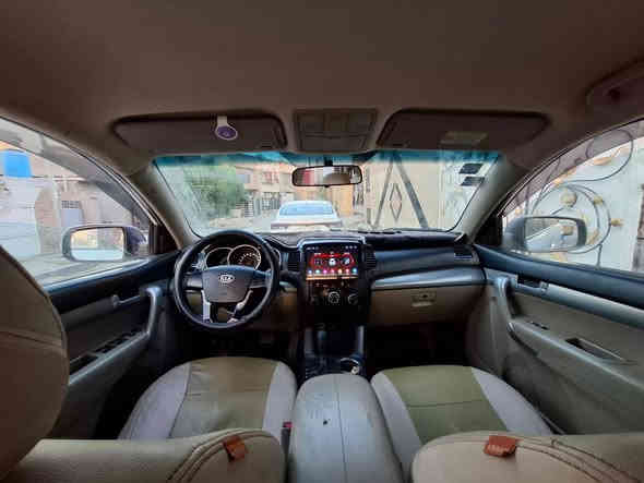 السلام عليكم كيا سورنتو موديل ٢٠١١ خليجيه محرك ٢٤٠٠ دوش سبعه راكب  تدفئة وتبريد قطعتين شاشه كاميرا صدر امامي وخلفي ممتاز تخم تاير نظيف كهربائيات كلهه تشتغل سياره جاهزه بدون نقص بيها طخه بلباب عكس السائق صبغ قطع ابيع حزام مكانها بغداد الدوره ابو دشير هاتف *********** سعرها ١١٨ وبيها مجال بسيط تحياتي للجميع بغداد
