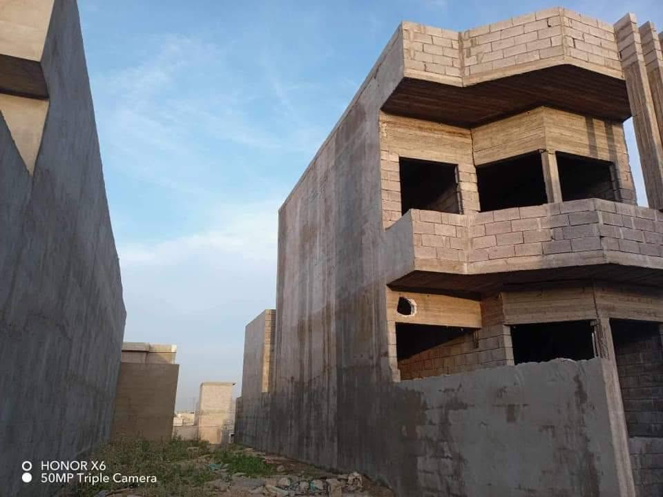 السلام وعليكم
هيكل عظم للبيع 
حي الزيتون شارع اسواق ابو علي قرب جامع الزهراء متوفر بي خدمات السعر 37وبي مجال
***********
