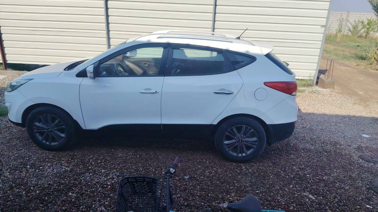 توسان 15خليجي السيارة جاهزة مكينة وكير وحدادية وتبريد وتخم تاير رقم بغداد انكليزي  سونارها بالمنشور السعر 155 وبيها مجال بسيط مكاني بغداد الهاتف ***********
