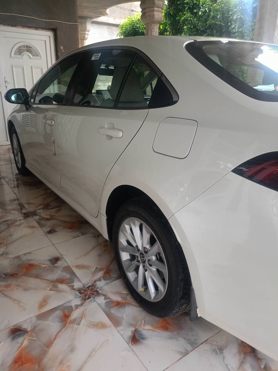 كورلا 21مكفوله عدا  بارد حك اصبع بالباب الي عكس السايق بصمه  سياره جديده على تراب الشركه هزه جديده بسمي سعرها 167 وبيهه مجال بسيط***********      ***********
