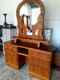 ميز تواليت صاج نظيف جدا العنوان موصل للاستفسار الاتصال على الرقم 07729...