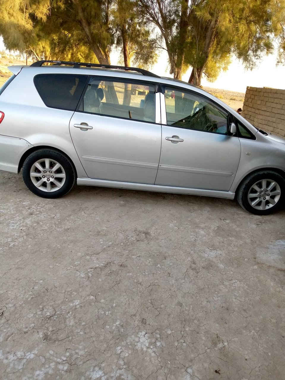 سلام عليكم ابصم للبيع موديل 2005كرستال تويل سنويته 2027مكفوله اصوليات وعيب شرعي كير  ومكينه تبريد خير من الله تخم تاير حداديه سعر 118وبيه مجال التصال ***********.     ***********المكان ناصريه قضاء لاصلاح
