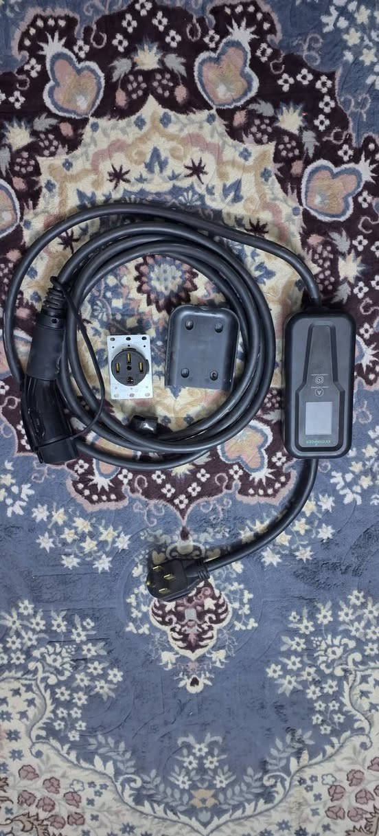 السعر ٣٥٠ الف

يوجد توصيل

ملحوظة الشاحن مستخدم قليل جدا

***********

***********
