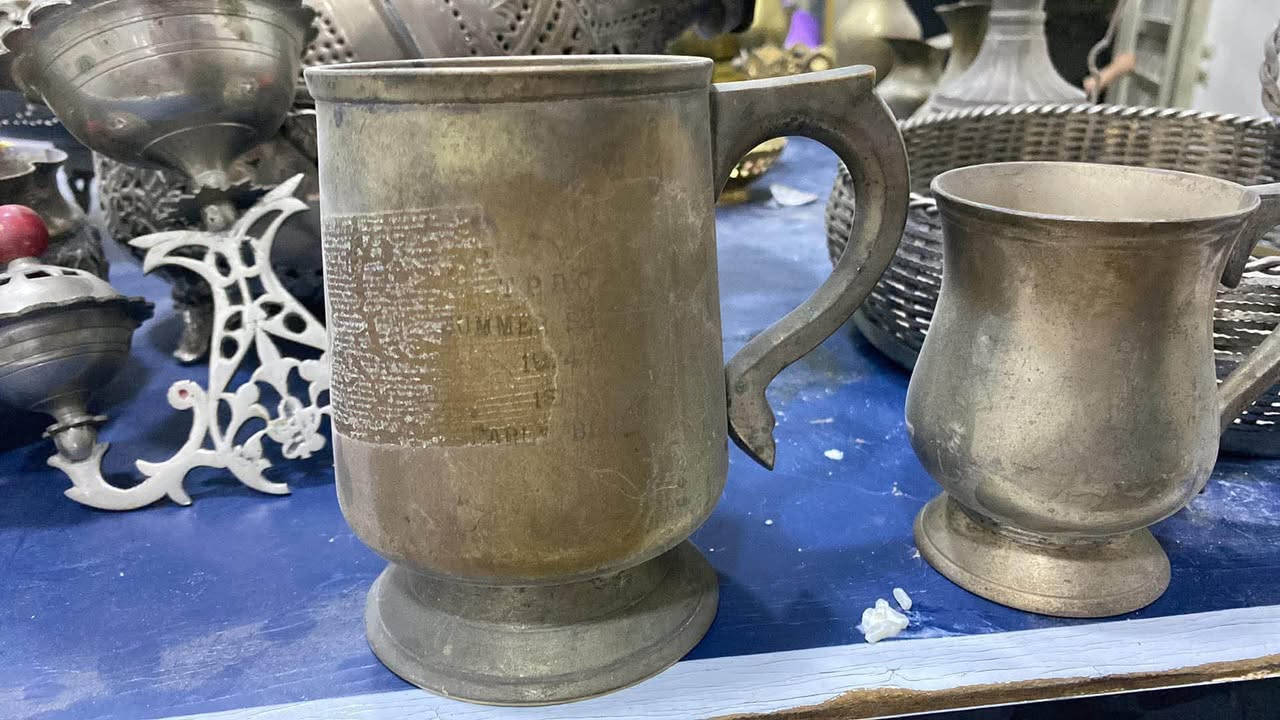 السلام عليكم نحاسيات طلاء فضه مع نحاسيات قديمات مع هاون حجم 15 كلهم شلع 350 مكاني بغداد السراي يتصل ***********
