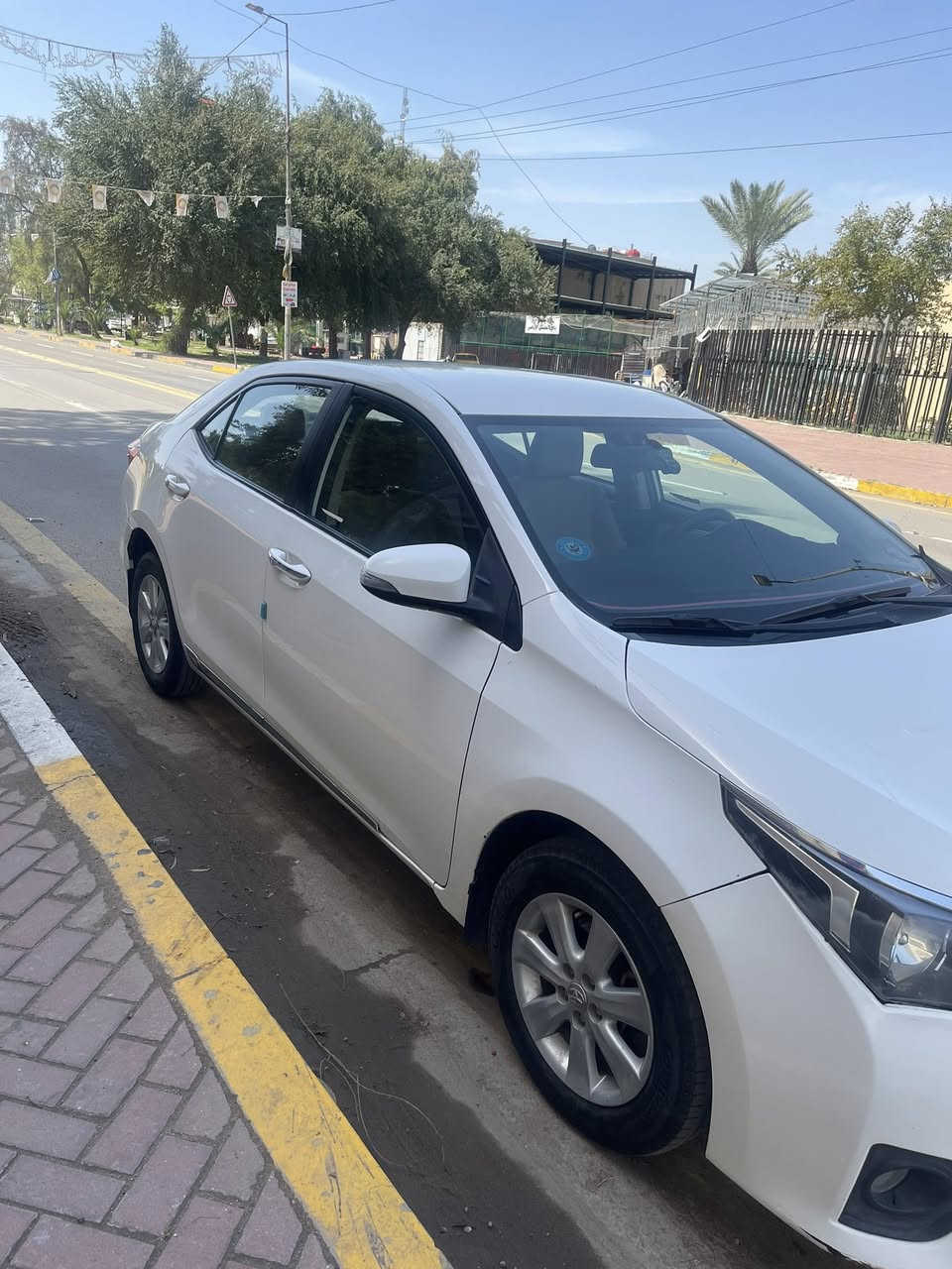 السلام عليكم 

سياره كورلا للبيع موديل 2015 خليجي 
بيها قطعتين مكينه 2000 
السياره بإسمي حتى الهزه مساقطه 
كير مكينه خير من الله السياره جاهزه
العنوان /بغداد الاعضميه 
السعر /138 او بيها مجال قليل 

الاستفسار /***********
***********
