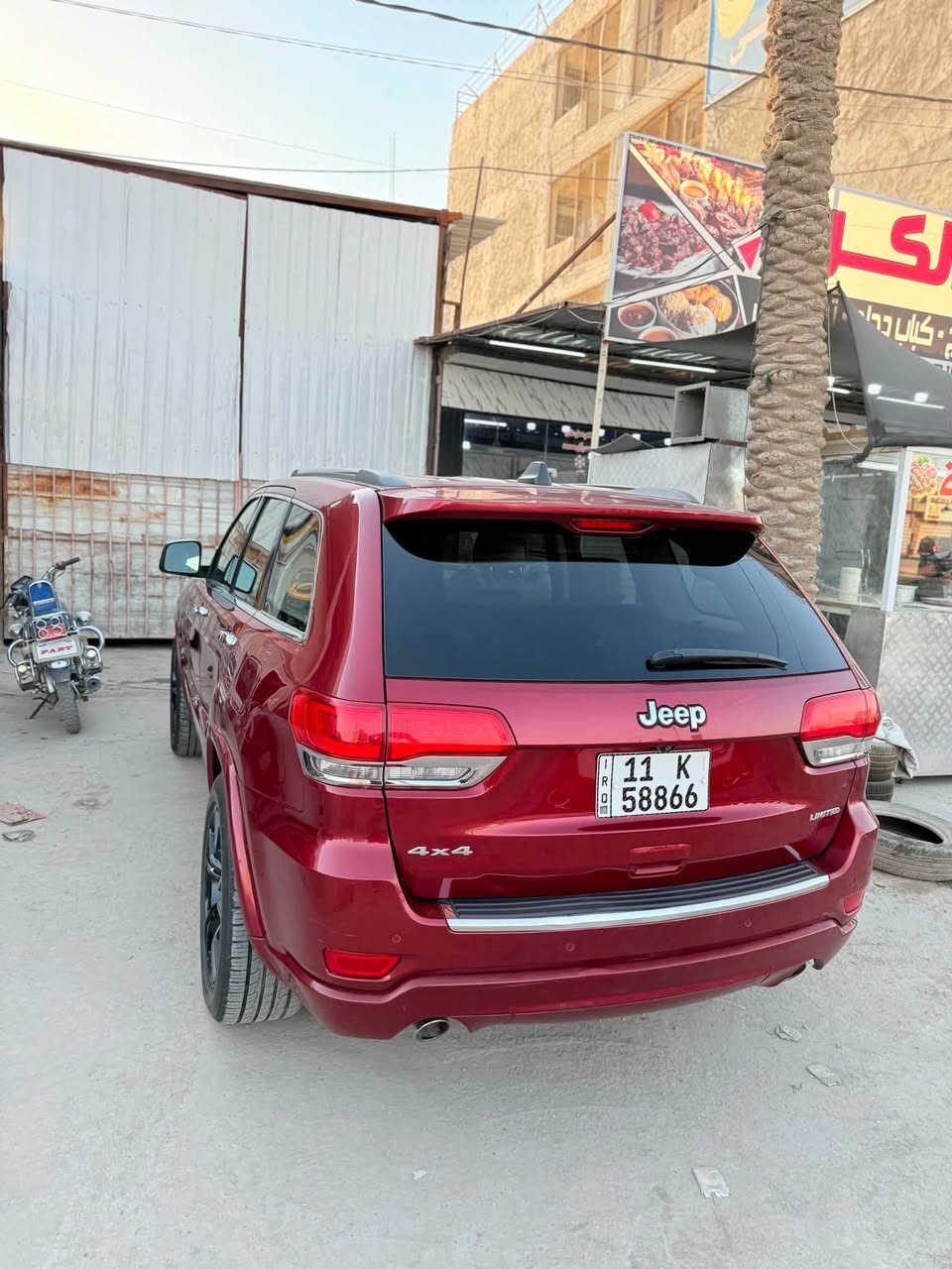 السلام عليكم جيب موديل 14 لمتد
رقم بغداد 
مكينة 3600
فور ويل فول موصفات فتحه داخل عسلي سياره جديده وحلوه رقم هاتف ☎️ ‭***********‬
