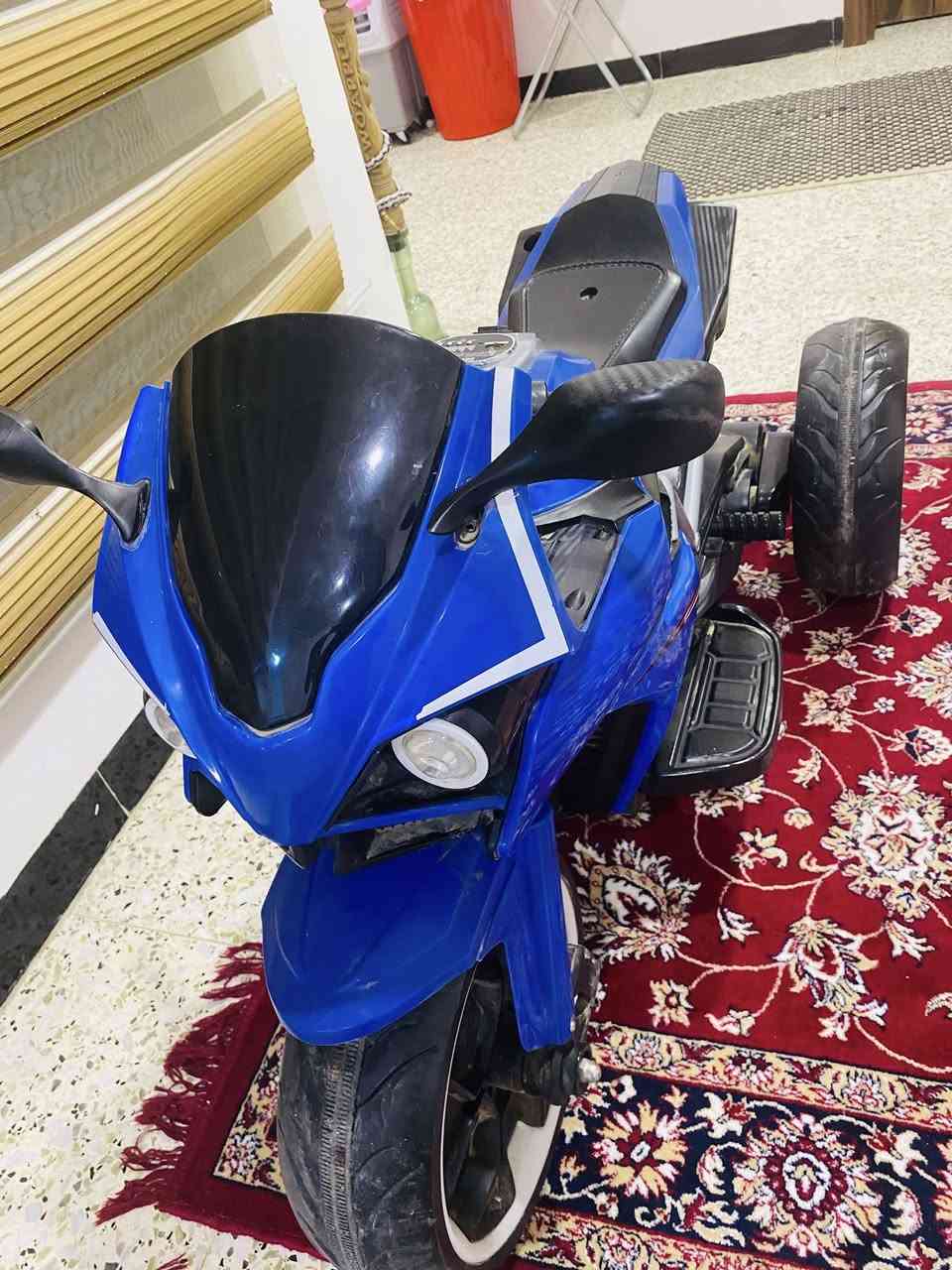 ماطورر أطفال شغال. على الشحن.  150 ألف.     ***********
