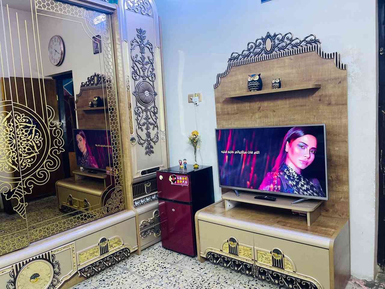 السلام عليكم
للبيع غرفه اخشاب تركي 11 قطعه مثل ما موضح بالصور 

بعدهي جديده 

العنوان بغداد المدينه

للسعر والاستفسار على هذا الرقم ***********
