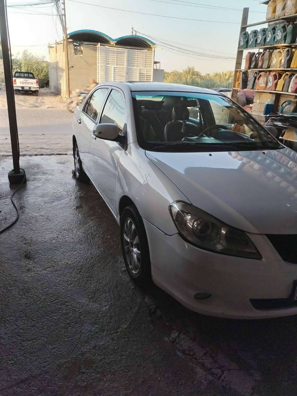 السلام عليكم بي وايدي للبيع جي ثري محوره كورله 1600 سياره نضيفه بيهه هلالات الوره صبغ محرك وكير كفاله مداور ثاني يوم ديوانيه الحمزه الشرقي تفاصيل الاتصال علئ رقم ***********
