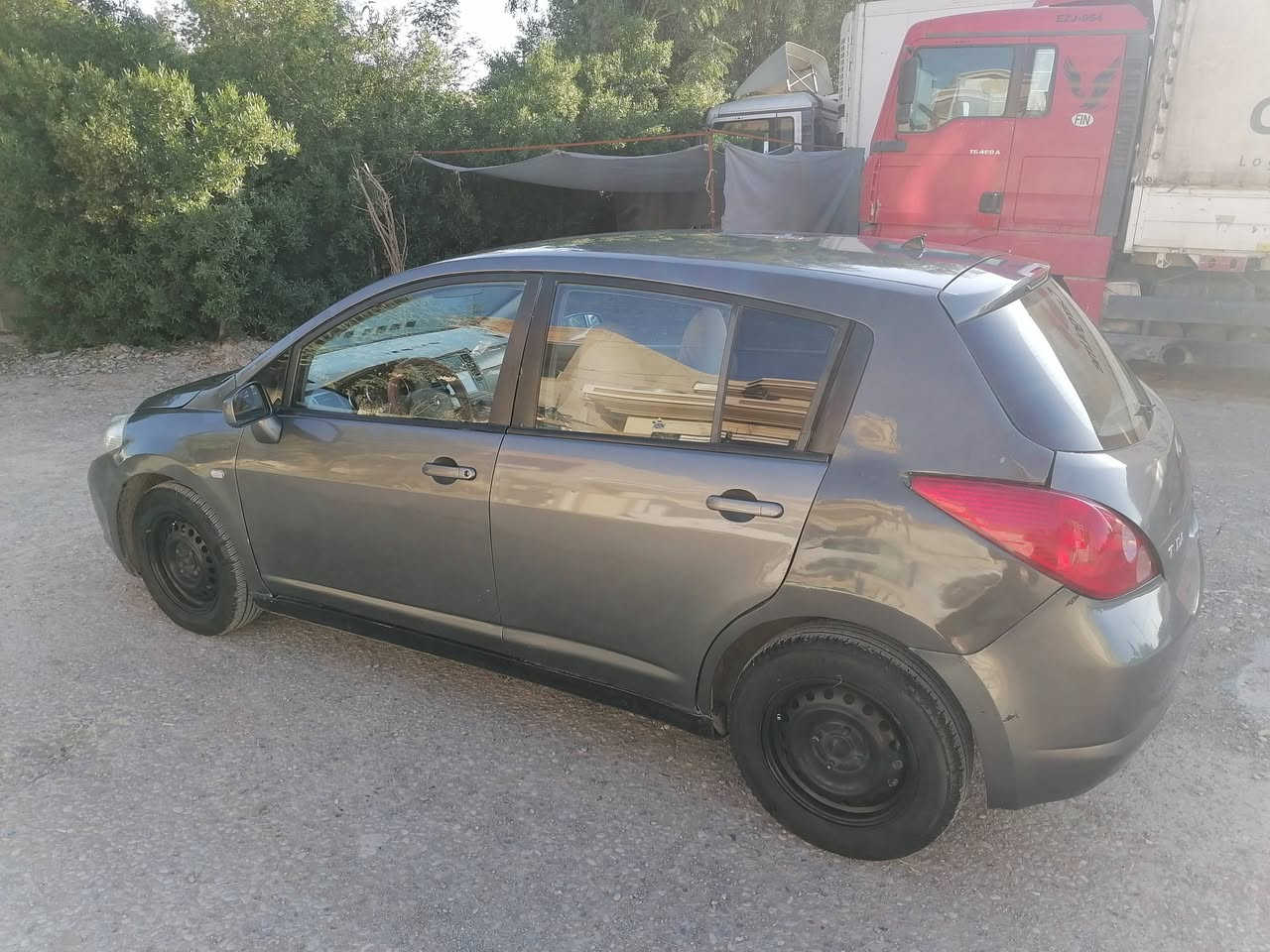 تیدا2008 بـــــڕاوە لـۆک
تیدا مۆدیل2008 بڕاوەیە سەیارەیەکی تابڵێیەی جوان و پاکە مەکینە گەورەیە شوێن بڕاوەکانی زۆر جوان چاک کراوەتەوە عەیبی نیە چـــوار تایە و ویلی تازە بۆبەسراوە نوقسانی تیانیە تەقە و ڕەقەی بەشەرت گێڕ و مەکینە و تەبرید و گەرمی بەشەرت شاشەیە گێڕ ئۆتۆماتیک و عادیە کوشین جەکە ماشاءاللە هەتاحەزکەی بەکێش و هەڵمەتە بەنزین زۆر کەم ئەخوا  ناوزەرد خەلیجیە کوشن و سەقف و بەرەدەرگای دڕاوی نیە زۆر پاک و خاوێنە ناوەوە و دەرەوەی (شـوێن /کەلار) ســــعری 37گەڵا و معامەلەیەکەم
گـۆڕینەوەش ئەکەم لەسەر دڵ گرتن
***********واتسئاپ+ڤایبەر      ***********
