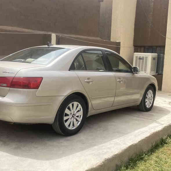 السلام عليكم سوناتا موديل ٢٠٠٩ أمريكي محرك ٢٤٠٠ بيها صبغ جاملغ  خلفي بدون داخل سياره جاهزه محرك كير طخم تايرات صدر تبريد فول مواصفات لمتد سلايت كشن كهرباء داخل صاج شرط حتا الدعاميات بدون صبغ السعر ١١٥$ وبيها مجال شي قليل اذا مقدمه ٨٠$ والباقي بل شهر هم يرهم كلشي بسعرو  للاستفسار *********** مو شراي وادور سوالف لا تتصل
