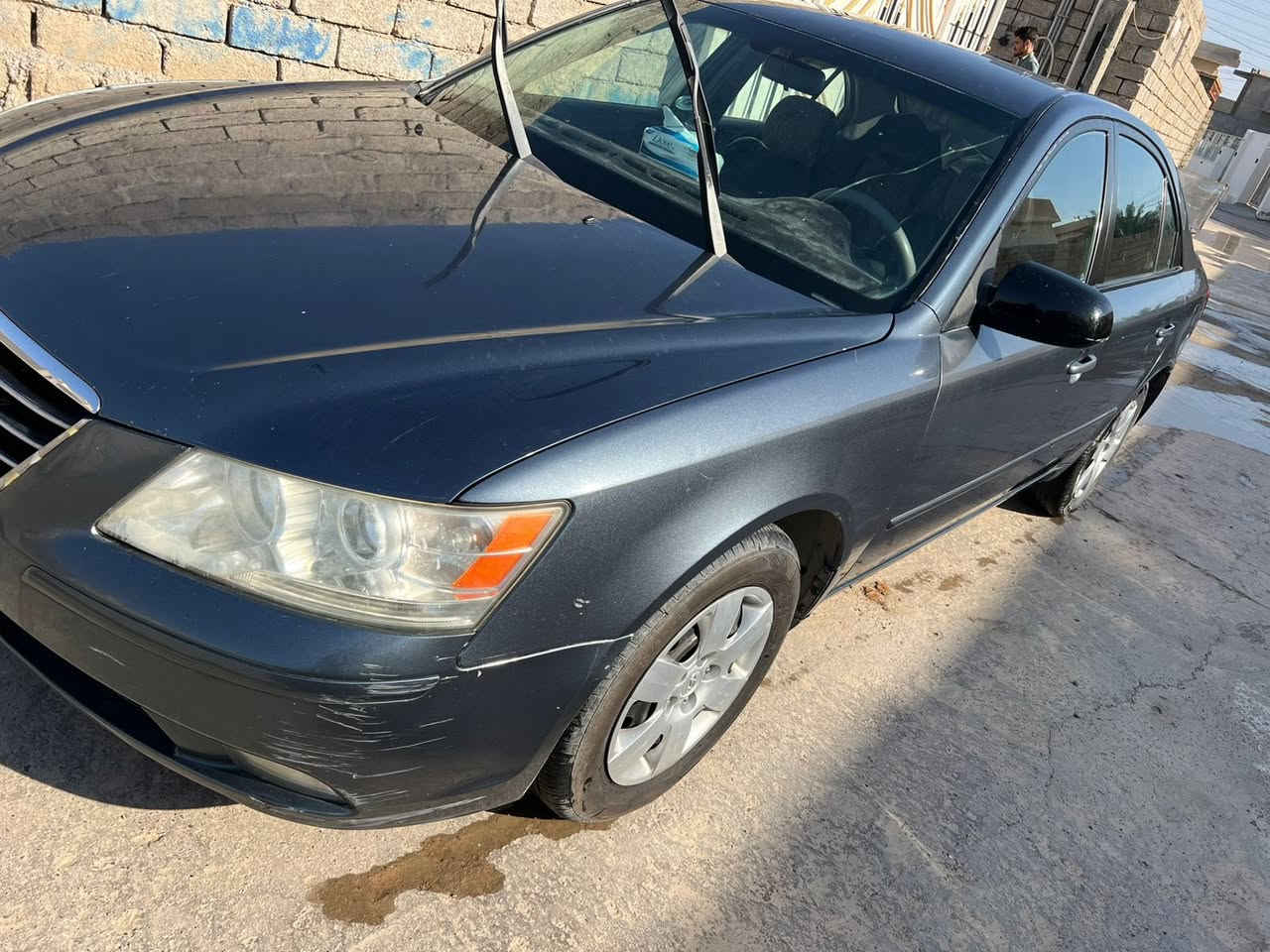 السلام عليكم سوناتا أمريكي موديل 2010. ضرر خفيف رقمها صلاح الدين شرط التحويل صدر جديد تواير جدد محرك شرط گير شرط السعر 108. مكانها البوطعمه 
 مكلف بالنشر هذا رقم صاحبها ‭0782 420 5564‬
