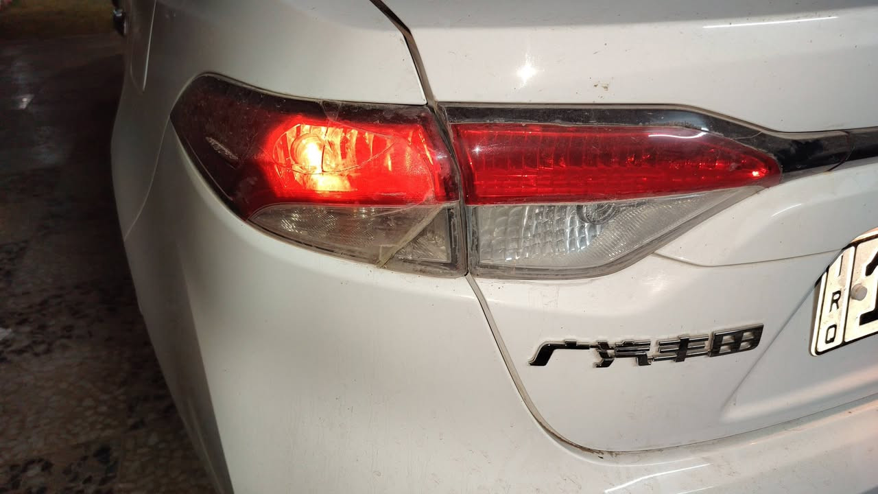 سلام عليكم كورلا هايبرد شكل الأمريكي موديل 2024  داخل احمر  كشن كهربائي 3 حركات بيه ضرب فقط الكلوب الخلفي و مسوي مثل ما موضح بل صور الباقي كفاله ماشيه 56515 سيارة بسمي تحويل ثاني يوم رقم السيارة بغداد عنواني بغداد في منطقة الكمالية السعر 148 اني ملكف بل نشر رقم صاحب السيارة ***********  /  *********** اتصل بيه تفاصيل أكثر
