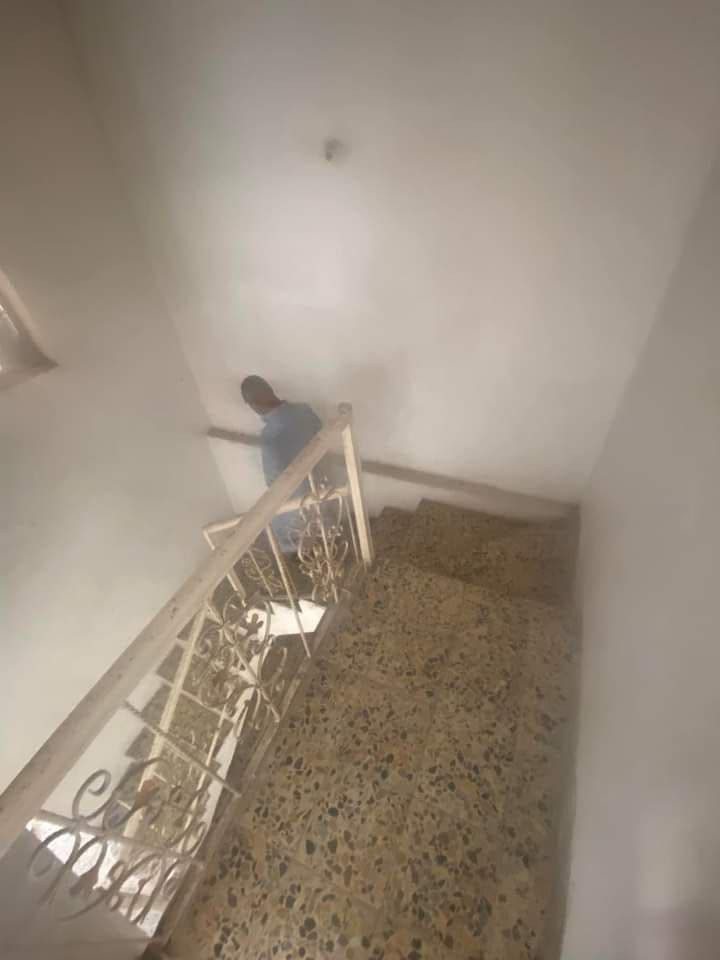 بيت طابو ملك صرف مساحة ٥٠ متر للبيع بسويب قرب الفلكة صالة مطبخ حولي خدمات غرفة وحدة الاستفسار 
اتصال *********** سعرة المشتمل ٦٥ وبي مجال
