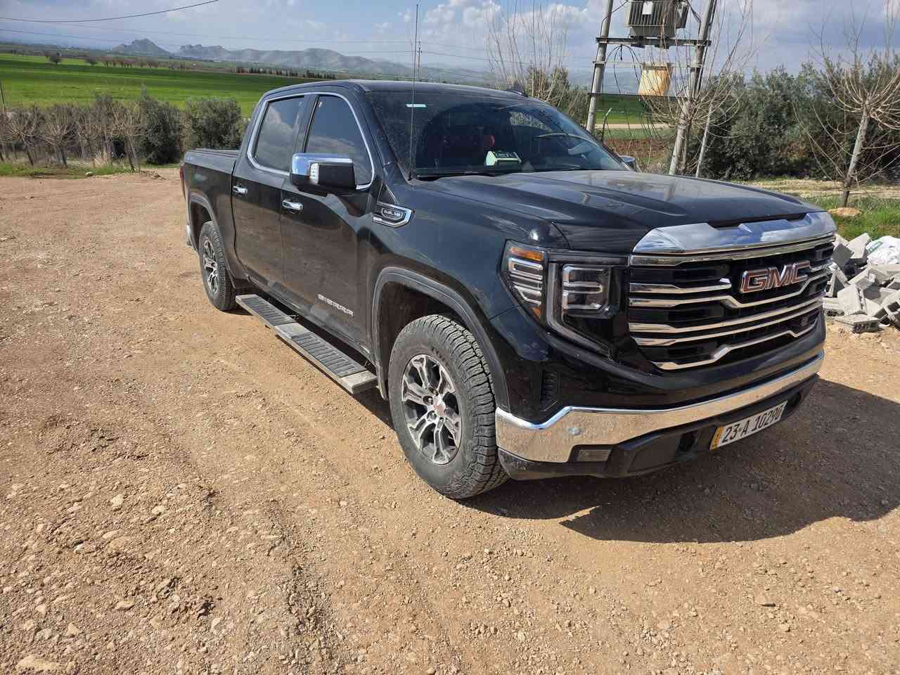 سلام عليكم جمسي سيرا موديل 2025 محرك 5300 المرغوب كلين كلين مكفوله من كل النواحي كشنات جلد هيتر ورادار والباب طكتين درج زيرو على ايدي باسمي. ماشيه حالين 32الف مايل  سعر  450 ورقه موبايل ***********
