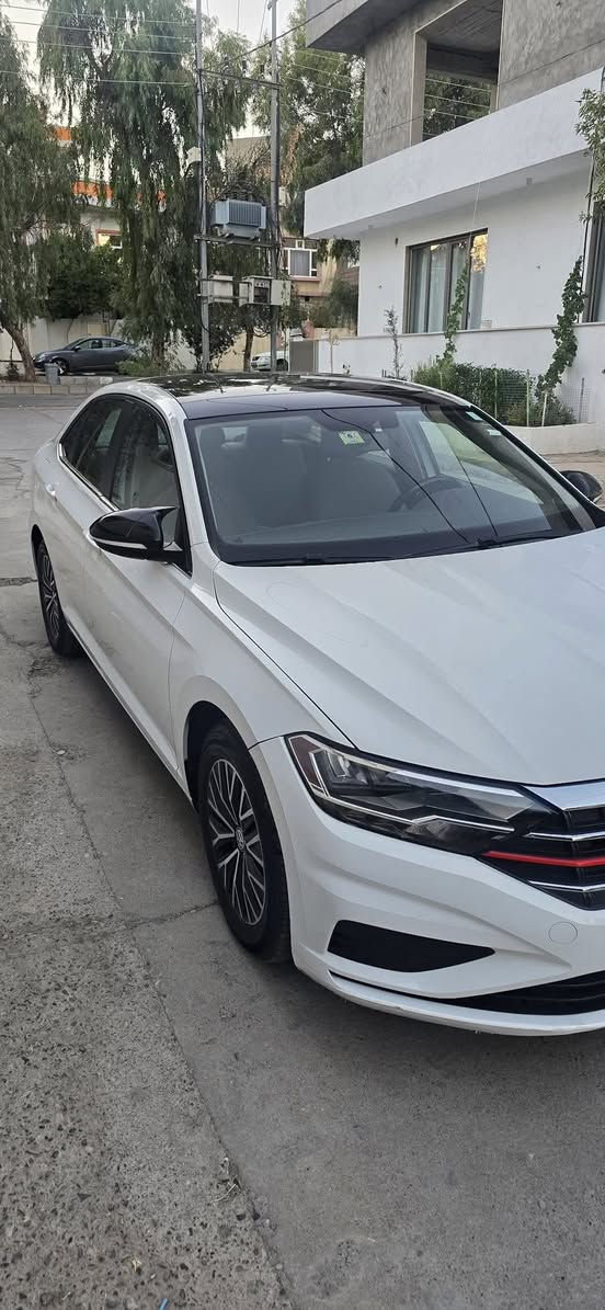 السيارة مكفولة من كل شيء

بجم كبس، 
فقط باب خلف السكن صبغ بدون دواخل و اسفل الصندوق مكان رقم، مع دعامية خلفية...
ربع جامرلغ خلفي تقريبا شبر بارد 

ماشي 71الف مايل..

رقم جديد هزة جديد بس السنوية بعد شهرين تسقط 

كاملة مكملة سيارة  بانزين شرط الدهن شرط وكالة موتل 
كل ايرباكات سليمة %١٠٠

سعر 158$بيها مجال 

مكان : صلاح الدين تكريت

***********

3VWC57BU8KM009291
