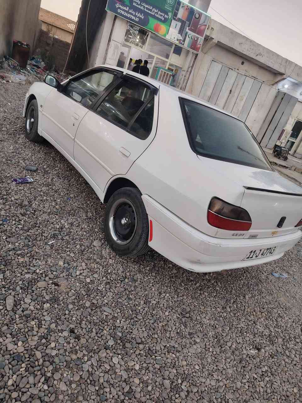 السلام عليكم مكلف بالنشر للبيع بيجو 306 رقم بغداد دولي سنويه  2028 شرط التحويل تبريد شغال محرك كير صدر تخم تاير جديد باتري جديد داخل حيل نضيف سياره جاهزه ماتصرف عليها ربع بيها جاملق وبنيد تبديل بلادي وجاملغ خلفي نصه  صبغ  بدون دواخل السعر 45 وبيها مجال مكان العلم اربيضه ***********         ***********

