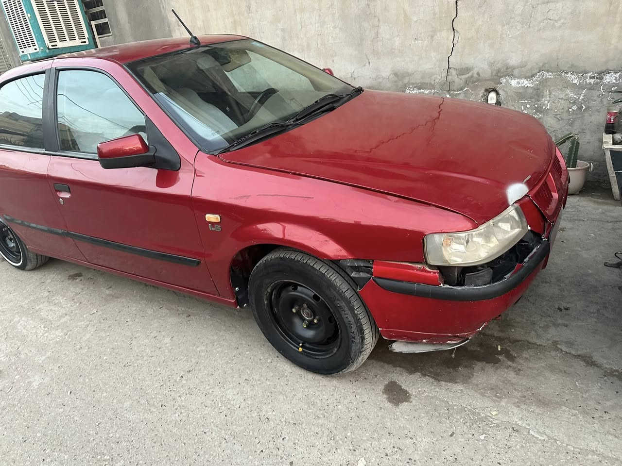 سلام عليكم سمند.2012 رقم قادسيه  انكليزي 
سياره كفاله وبيها هاي ضربه الي بلدعاميه 
فقط    ( ادوس وهلالت معمره )

  كير ومكينة  كلة مكفول 

  ترايهة شرط زيرو تبريد تدفه تخم تاير جديد 

سعر 45 مجال قليل 
 مكاني بغداد كريعات
رقم تليفون ***********
