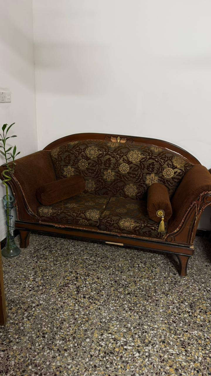 تخم وغرفت نوم للبيع شراي يتصل عل وات ساب او عل رقم *********** 

مكان بغداد
