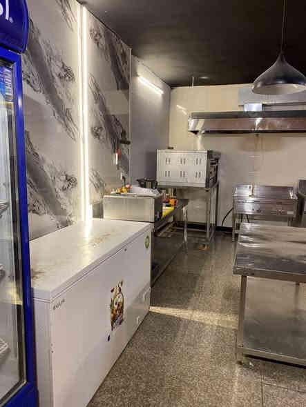 فرصه ؛مطعم فاست فود جاهز جديد مكانه بغداد بجانب البياع مساحته ٨٥متر شارع عام تجاري ايجاره مناسب ٥٥٠الف ورصيف ١٠متر يرادله ترويج واعلانات وتستغل الخارج 
سعر البيع النهائي ١٨مليون 
علماً تكلفة المطعم 🩷٢٦مليون بالعافيه للياخذه 
للاستفسار عالرقم مكلف بالنشر وكلشي موضح 
***********
