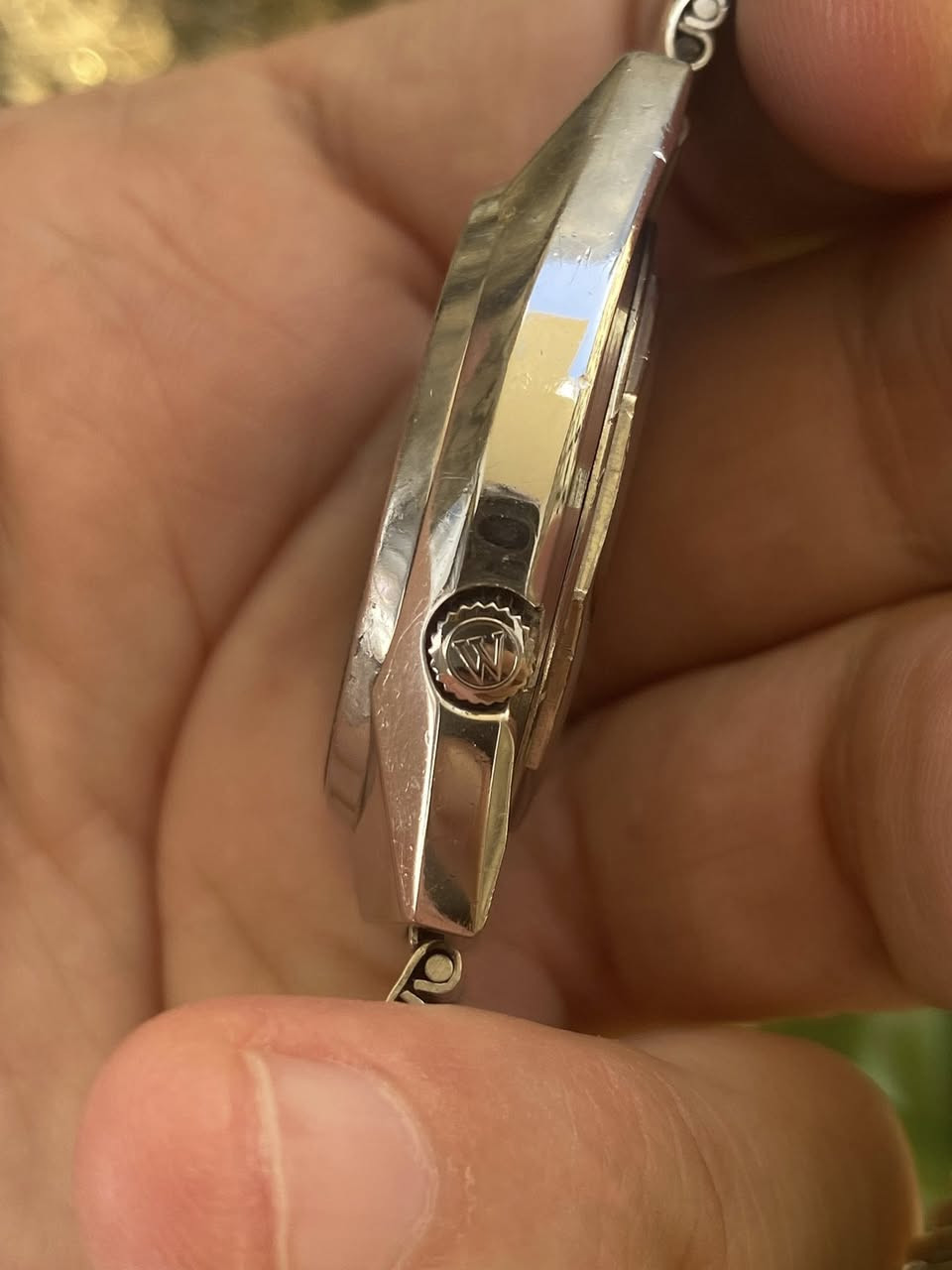 السلام عليكم
ويست اند 
سويسري اصلي 
اتوماتيك 
نظافة ٩٥٪؜
مينا لوك
ارقام وعقارب لامينوس مضيئة
بلادية بالكامل
زجاج ضد الخدوش 
تاريخ عربي وإنكليزي
ستانلس ستيل بالكامل 
مقاومة للماء 
القطر ٣٦ 
السعر ١٥٠ 
يوجد توصيل لجميع المحافظات 
***********
