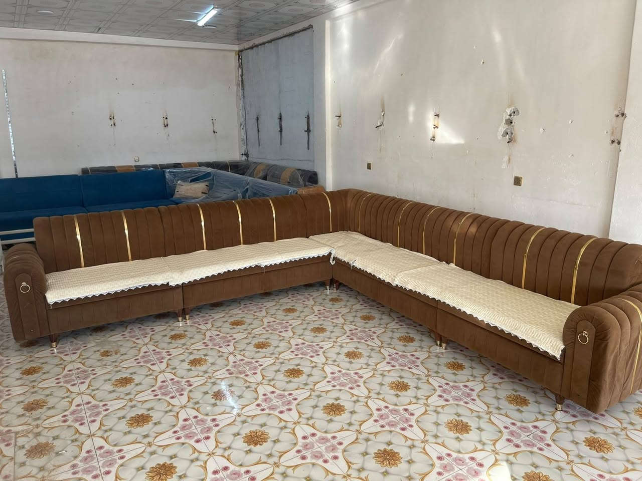 معرض الورد للأثاث المنزلي العنوان العلم العهد الجديد مقابل زراعه العلم وبأسعار مناسبه جدا 💥يوجد خدمه توصيل🚛 ***********
