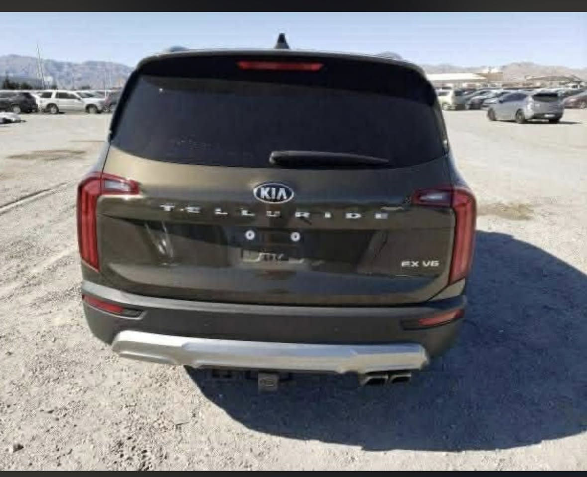 السلام عليكم كيا تولرايد موديل 21ماشيه 40 السياره كفاله عامه بدون قطره صبح ولا تبديل فقط شاشه دشبول وصاج دشبول ودركه  سرقه وراجعه سستم اصلي 
المواصفات
كشنات تدفئة تبريد
داخل كريمي
فتحة
رادارات
تحديد مسار
صندوق كهرباء
تبريد من فصل السيارة vip
التواصل ***********
