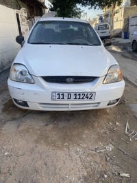 كيه ريو 2010 شكل القديم سياره جهازه كير عادي  مثل ما موضح بالصور بسمي ...