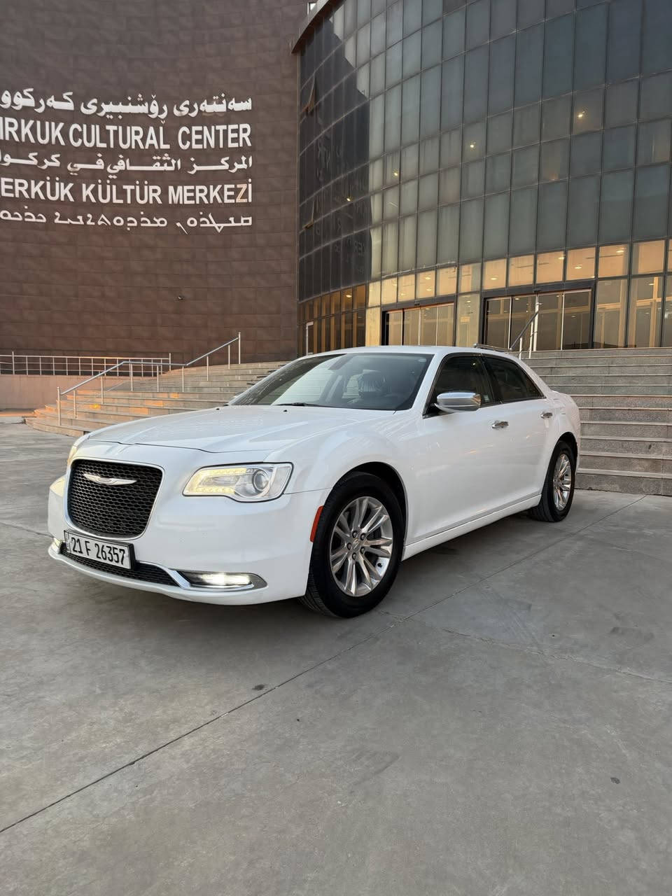 السلام عليكم سعرها 242
كرايسلر 300c 2016 

سيارة كلين تايتل مكفولة من صبغ وتبديل وفتح بشرط..

فول مواصفات C

 سي  بردة خلفيه

وكشن تبريد وتدفيه

كير محرك بشرط مامفتوح برغي بيها بشرط..

سيارة ماشية   93 مايل حقيقي ..

مابي نواقص سيارة جاهزز من كلشي ..

مكانى كركوك..

***********
