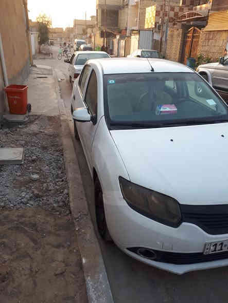 السلام عليكم
رينو سمبل ١٦ اوتوماتيك مصبوغه حزام 
كير محرك صدر امامي خلفي كهربائيات تخم تاير باتري جديد كلهه جاهزة
سنويه لل ٢٨ 
ب٦٠ ورقه وبيهه مجال كلش قليل
للاستفسار *********** ممتواجد عالنت الشراي يتصل وبالخدمه
