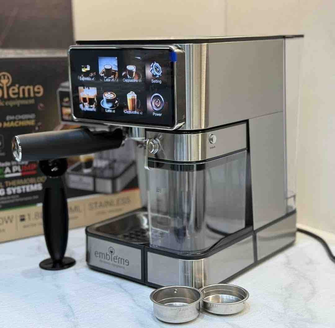 تخيل تفتح كافيه ببيتك بـ 160 ألف بس! ☕🔥
ماكينة Embleme 4IN1 مو بس شكل، ضغط 20 بار ومضخة إيطالية يعني الاستخلاص عالمي.
شاشة لمس، تحضرلك كل أنواع القهوة (كابتشينو، لاتيه، موكا) بلمسة وحدة.
الأداء احترافي والسعر صدمة!
✅ ضمان سنة كاملة.
🚚 التوصيل لبغداد 5، والمحافظات 6 آلاف.
اطلبها هسة ولا تضيع الفرصة!"


**إذا كنت صاحب هذا الإعلان وتريد حذفه لأي سبب، رجاءا أرسل رسالة إلى الدعم الفني**