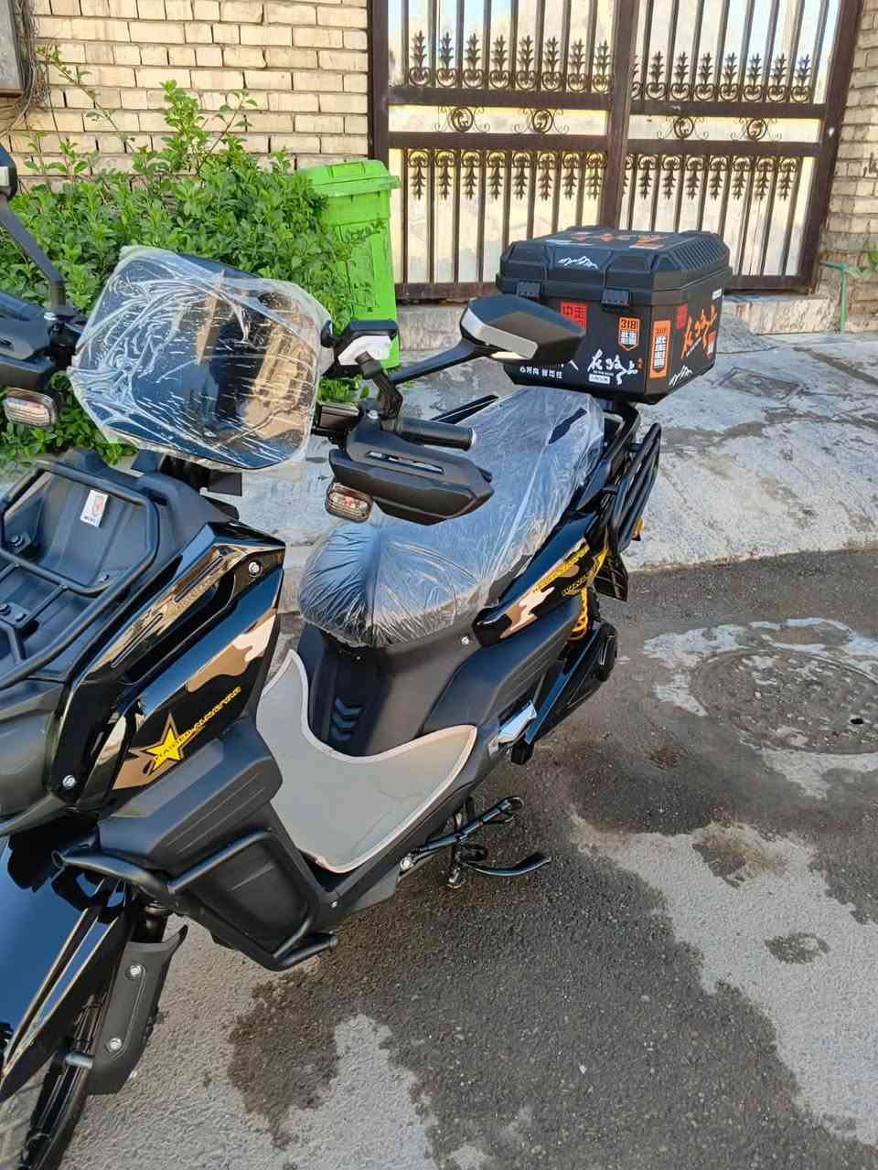 دراجه أباتشي فول موصفات بطاريات مصطره تمشيك 80 كيلو دراجه ما شاءالله عليه مدرع بيه نضام الرجوع إلى الخلف هورن أشاير كله شغال تاير مالته جبلي صندوك خلفي بيه دراجه الي ياخذه ميخسر الله شاهد صارلي شهر من اخذته بس احتاجيت واريد أبيعه مكاني بغداد الرقم للتواصل ***********
