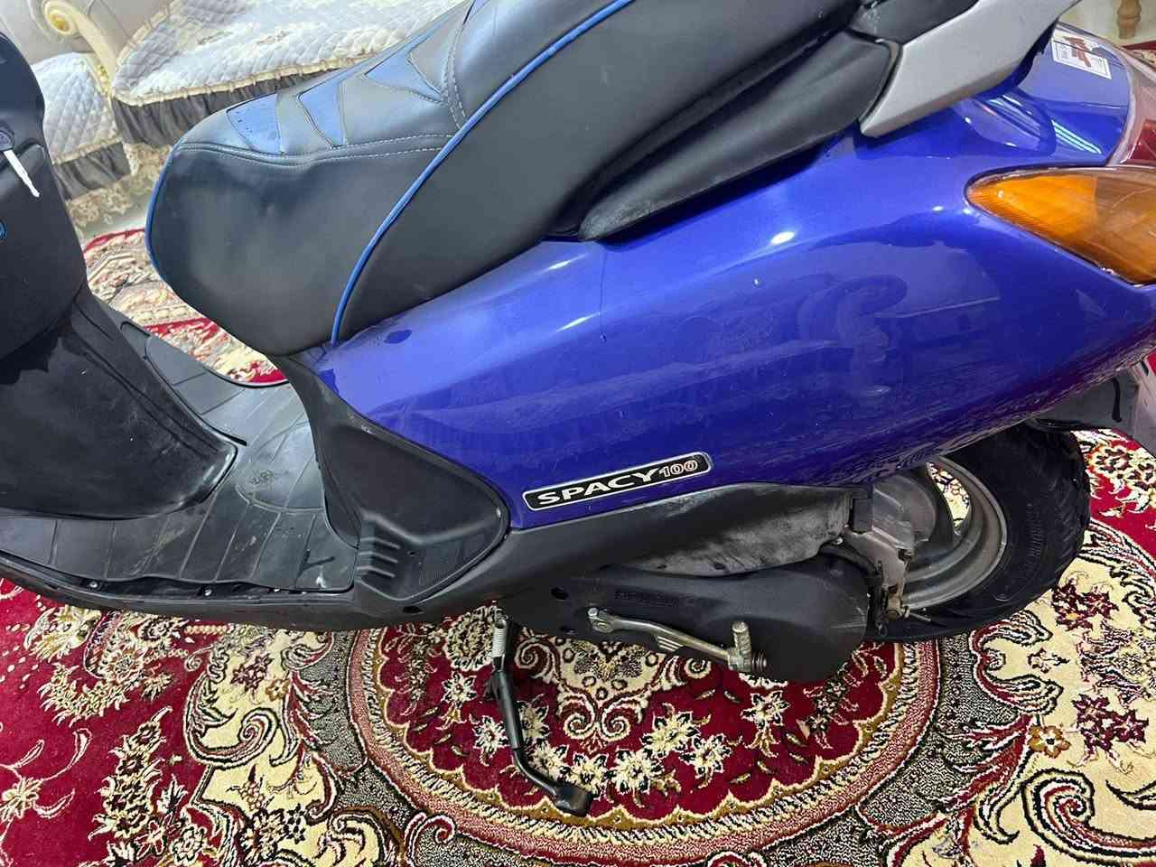 سلام عليكم دراجه سبيسي ياباني كفرات اصلي بلادي كابريتر بلاديه كله عله وضع شركه فقط رايمر كهربائيات كله شغاله سلف هندر قفل ستيرن قفل جنطة كله شغال تصال على رقم هاتف فقط *********** مكان كوت خاجيه
