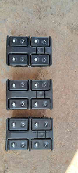 للبيع غراض حاويه مال بي ام حجم ٥٠٠///بؤ فرؤشتن هةمووي ئةوروبين هي بي ئيم حجم ٥٠٠/// ***********//// ***********
