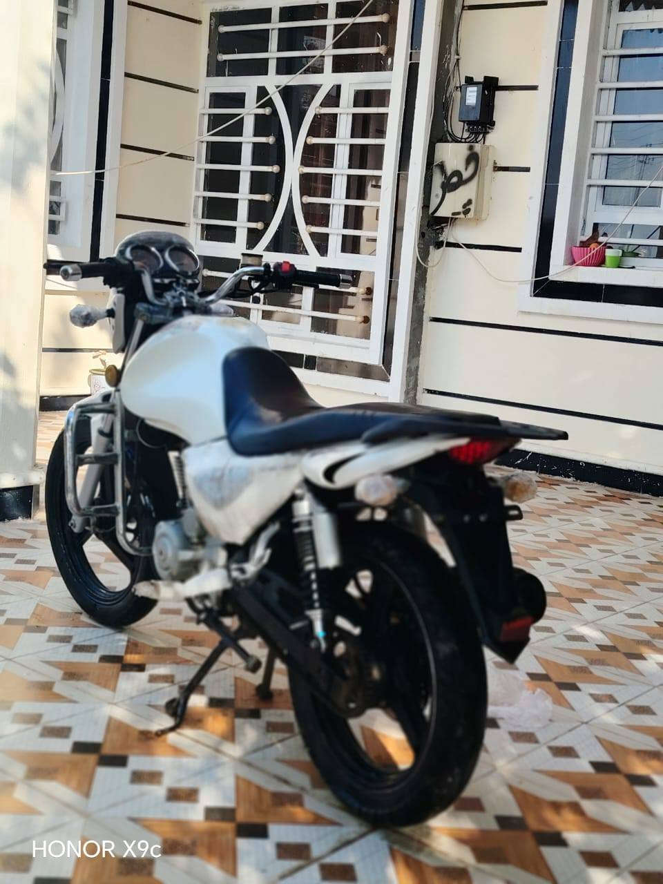 السلام عليكم للبيع سنكي شرط ابلادي  موديل 19مكينه 150مامفتوحه لاتنقيص ولاتبخير كهربائيات كله شغاله نكره سلف تايرات جدد مانقصه كلشي.. 725وبي مجال ***********
