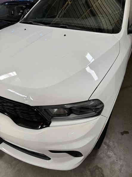 سلام عليكم 
دووج دورانكو 2023 للبيع
السيارة SXT
مواصفات : 
كاميرا خلفية
تدفئة مقاعد 
فتحة سقف
بصمة 
مثبت سرعة 
كشنات كهربائية 
شاشه
مراقبة نقطه العمياء
بصمة 
اشارات ترحيب
المصابيح الامامية LED
AWD
ابل كار بلاي
تحذير مغادرة مسار 
تحذير من الاصطدام الامامي
السيارة فول مواصفات 
مكينة 3.6 
ماشية 13 الف كيلو فقط 
السياره معروضة بمعرض سيارات ممرقمة حسب الزبون يحب ينطي فلوس واحنه نرقم او يريد هو يرقم هو حسب رغبته 
سعر السيارة 250 وبيها مجال 
للاستفسار *********** واتس او اتصال
