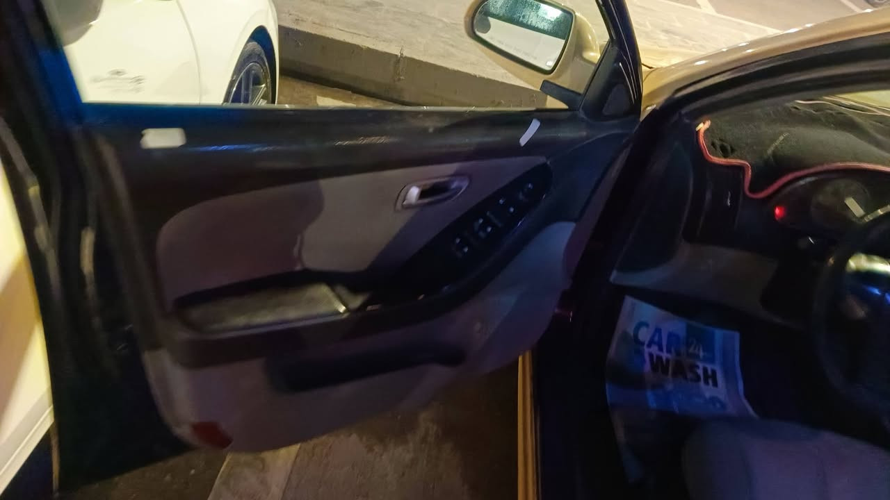 السلام عليكم النترا مقدس 2008 للبيع
السياره كلها شغاليه او نضيفه 80%  مكينه قاعده فيوزات ضفيره عبوه تبريد كلها جديد  حادثها  خلفي  سياره مرتبه او مال شغل كبل للشارع السعر 83 مكاني الشعب شارع التجار 
***********
