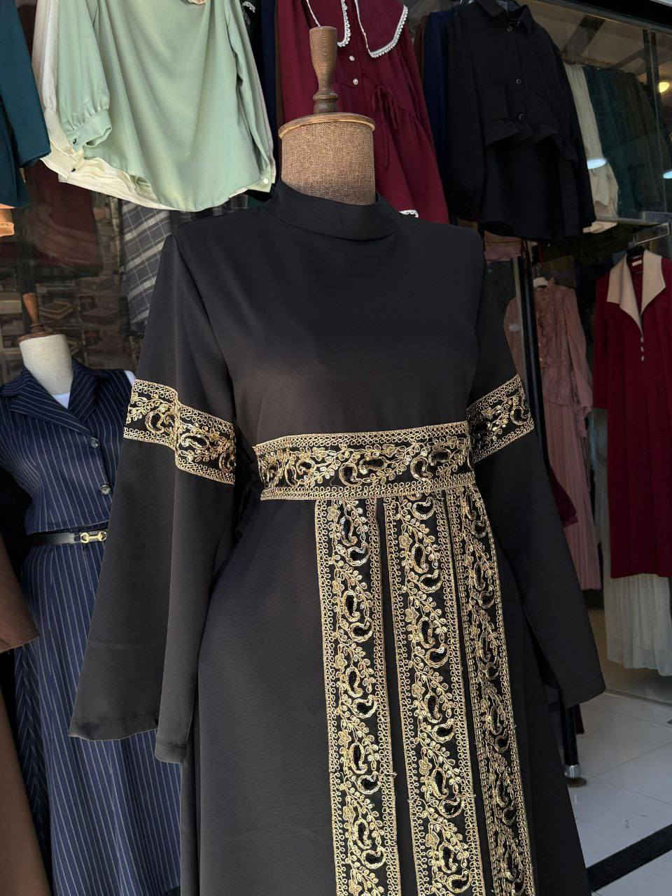 فستان العيد❤‍🩹
السعر 30الف فقط 
خامة هوريم دابل تركي
38–40–42–44–46
توصيل


**إذا كنت صاحب هذا الإعلان وتريد حذفه لأي سبب، رجاءا أرسل رسالة إلى الدعم الفني**