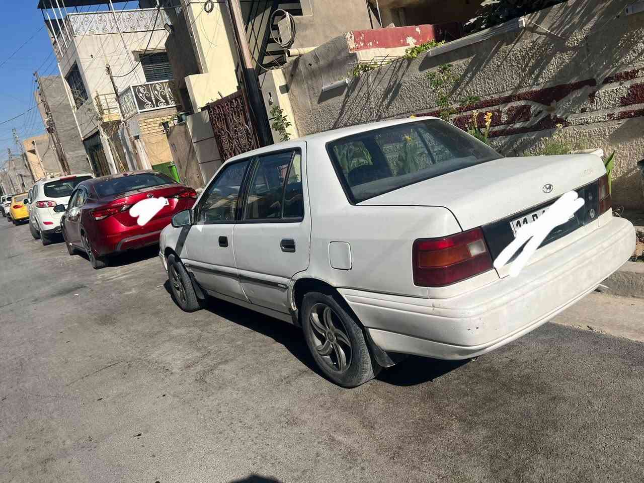 للبيع هيونداي أكسيل لون أبيض 1994 كير اوتوماتيك 
رقم بغداد هزه  وسنويه شهر 2 بأسمي
🚗 السيارة شغالة وتمشي بصورة طبيعية. 
✅ المحرك بحالة جيدة.
 ✅ الهيكل مرتب كما موضح بالصور. 
⚠️ المكيف لا يعمل (ما بيها تبريد). 
⚠️ الكير بيه صفنة ويحتاج فحص أو تصليح. 
📄 أوراقها كاملة وجاهزة للنقل.
سعرها 32 ورقه 
السعر مناسب ومراعي الملاحظات، وقابل للتفاوض بعد المعاينة.
للاستفسار التواصل على الرقم: ( ***********)
*********** واتساب 
المعاينة خير دليل، والله يبارك لصاحب النصيب

