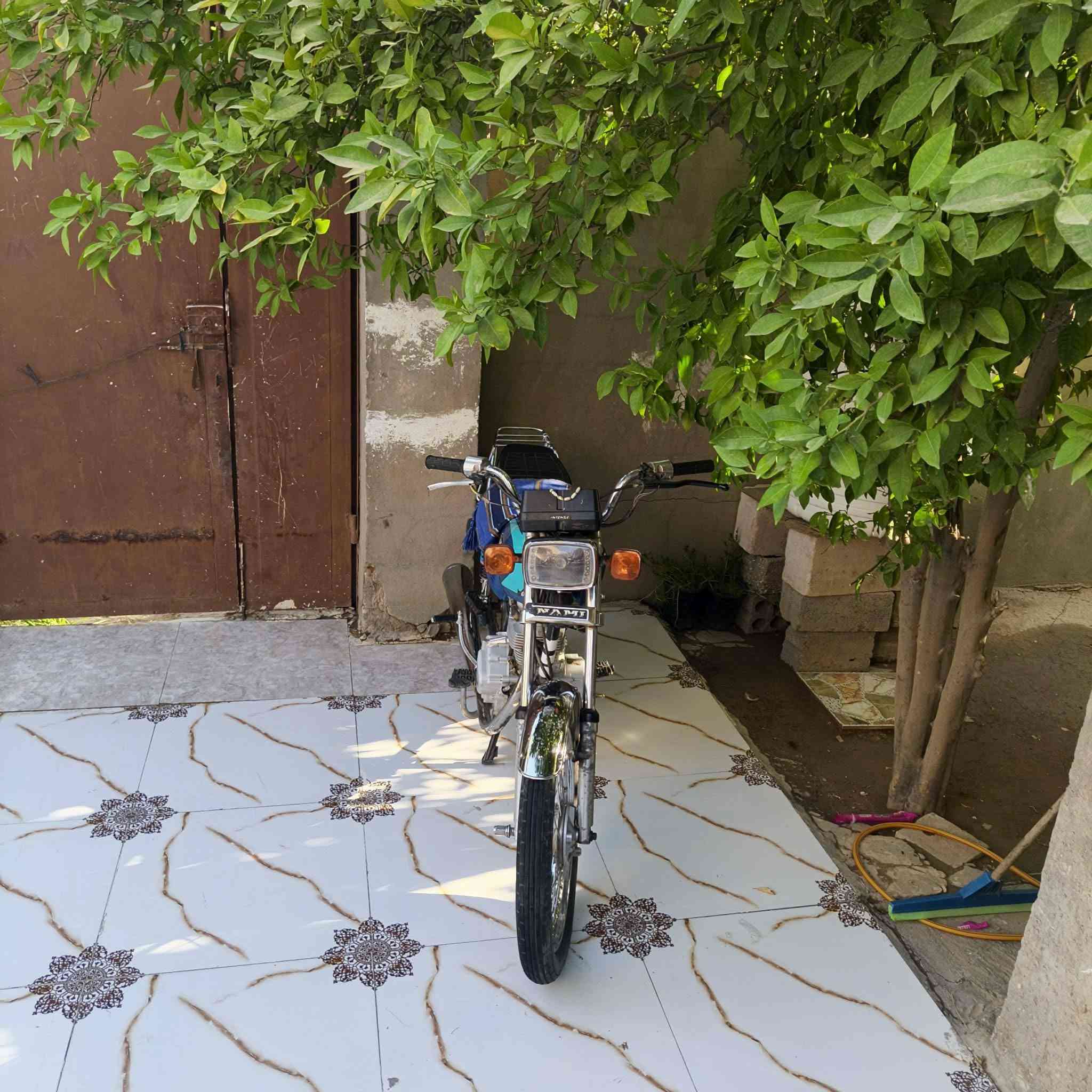سلام عليكم شباب 
اربع كير اوراق اصولي 
الشاصي مديل 2019
الدراجه شرط التحويل
خاص ماموجود 
السعر 650
 مكلف بي النشر 
هاذه رقم صاحبه ***********
عنون نجف ابو صخير
