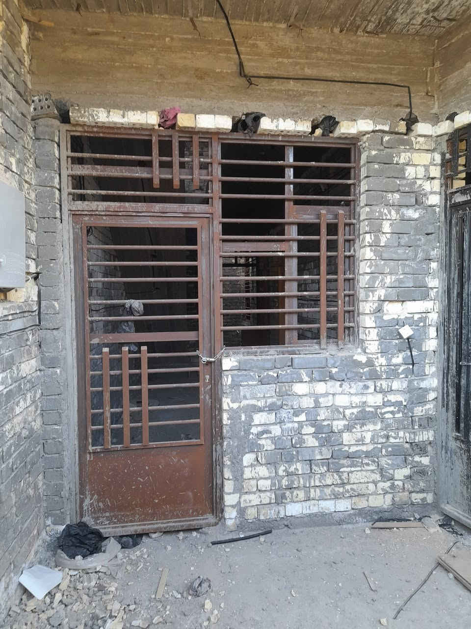 سلام عليكم هيكل البيع مساحتة ١٠٠ واجهة ٧ نزال  ١٤ الزعفرانية شارع امانه شارع ٤٠ هاتف  *********** سعر  ٦٠ وبي مجال
