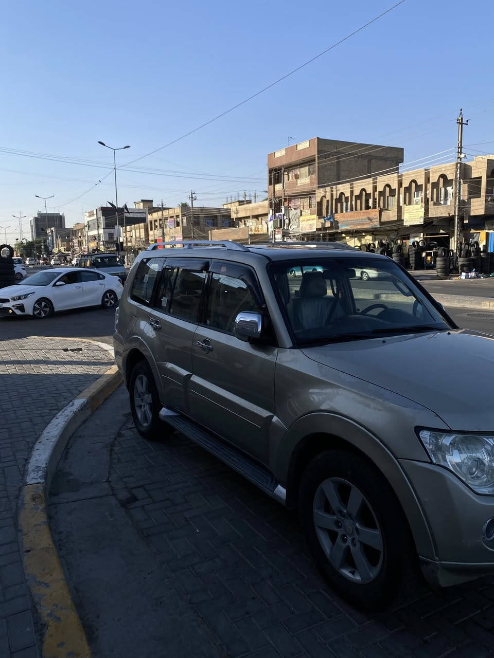 السلام عليكم
باجيرو موديل ٢٠٠٨ 
السياره كفاله عامه 
محرك ٣٨٠٠ 
السياره عليه ادامه 
صدر امامي خلفي جديد 
تختم تاير جديد 
رقم جديد 
هزة جديدة 
مواصفات 
تحكمات 
شاشه 
كشن كهرباء 
مري شفط 
مكان السياره بغداد _حي العامل 
السعر ١٢٨ وقابل للتفاوض 
للاستفسار الاتصال على الرقم التالي 
***********
***********
