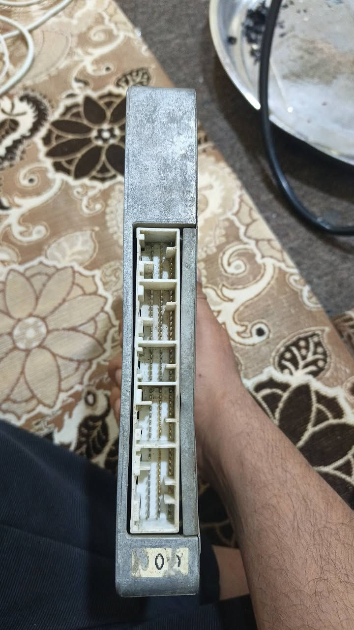 سلام عليكم للبيع عقل ٢ونص كلاص ابيض فافون
جديد وشرط الفحص  يلا تأخذ 

سعر 140 وبي مجال .. مكاني البصره الزبير  شراي اتصل 

***********
