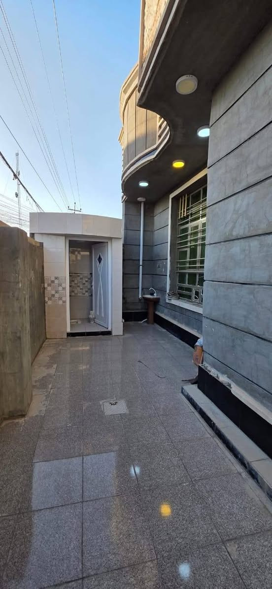 بسم الله على بركة الله
بيت للبيع أو مراوس حسب القناعة
المساحة 200م الموقع الصوفية قرب
قصر🏰 البيض فرع أثاث الأنبار 
شارع7متر تبليط متوفرة جميع الخدمات
الاتصال على الرقم 
***********
