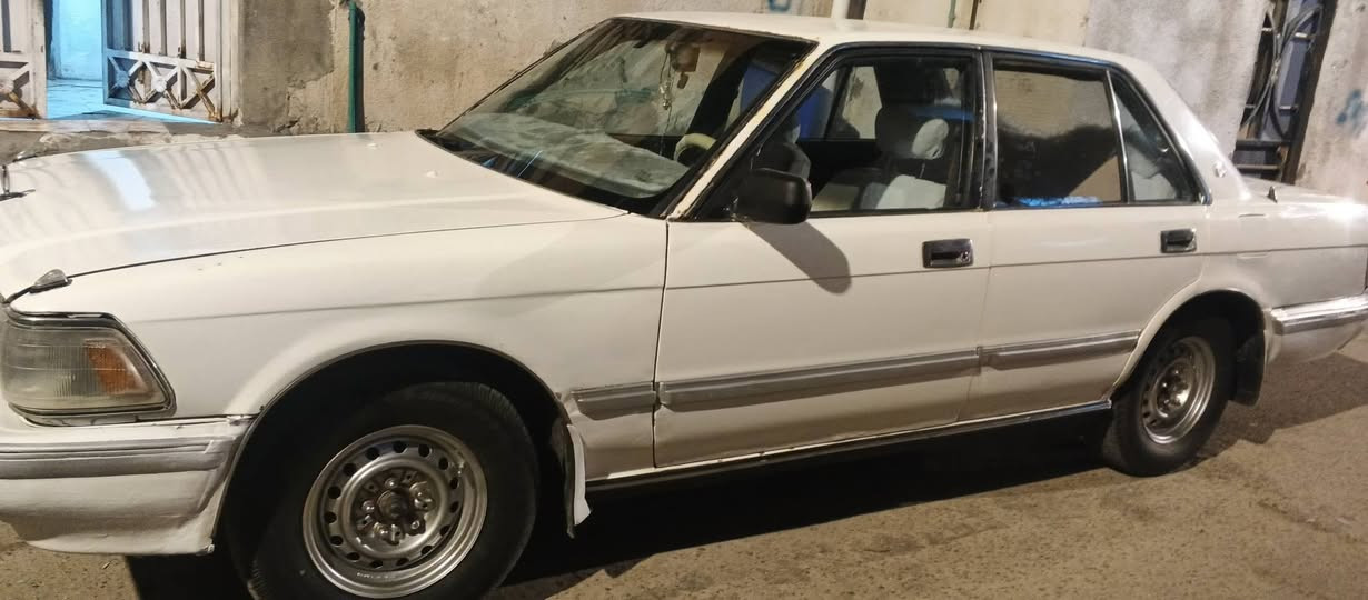 السلام عليكم سياره سيدان رقم بغداد بااسمي موديل 90 تحويل ثاني يوم سعرها 50وبيهاا مجال أو مراوس مكان البصره رجاً المو شراي لاايتصل رقم ***********
